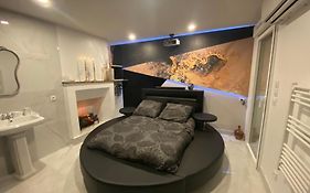 Le Cadre Noir Lux Spa, Sauna, Jacuzzi, Hammam